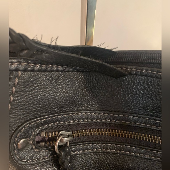 The Sak Purse Black Leather Shoulder Handbag Crossbody Multiple Pockets EUC - Picture 11 of 16